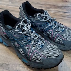 Asics gel Kahana 8 size 10.5